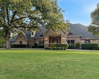 1044 S Bend Dr, Kaufman