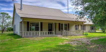 5701 Fm 2101, Quinlan