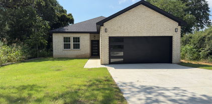 324 Lakey Rd, Seagoville
