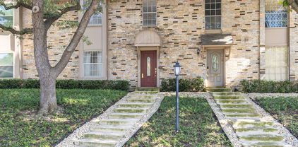 7610 Highmont St, Dallas