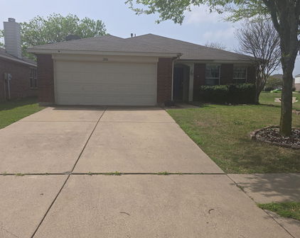 2016 Brook Meadow Dr, Forney