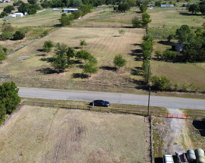 1880 County Road 2290, Quinlan