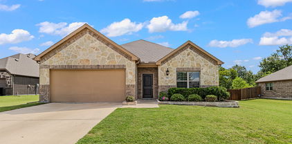506 Sabine Dr, Crandall