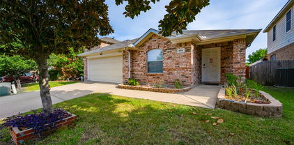 939 Wood Brook Dr, Grand Prairie