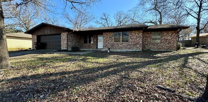 1314 Forrest Dr, Canton