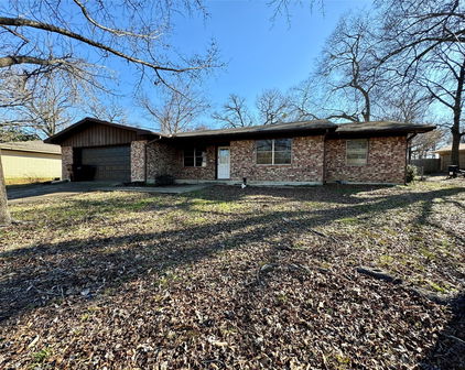 1314 Forrest Dr, Canton