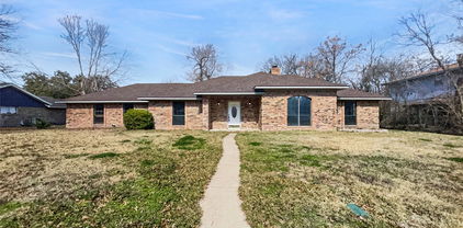 201 Ashe Bend Dr, Rowlett