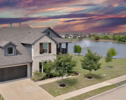 1411 Fishergate Dr, Forney