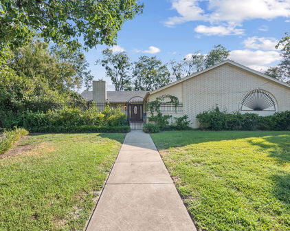 337 Town North Dr, Terrell