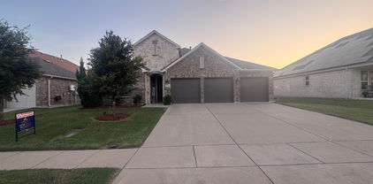 808 Lemmon Ln, Forney