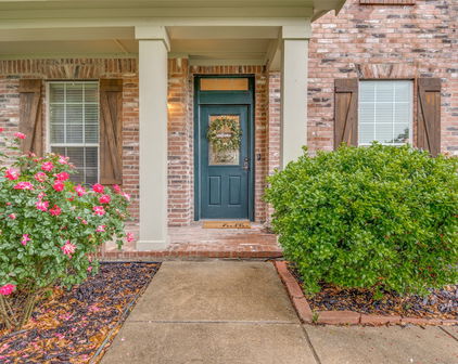 310 Red Oak, Forney