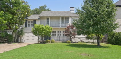 4516 Mockingbird Ln, University Park
