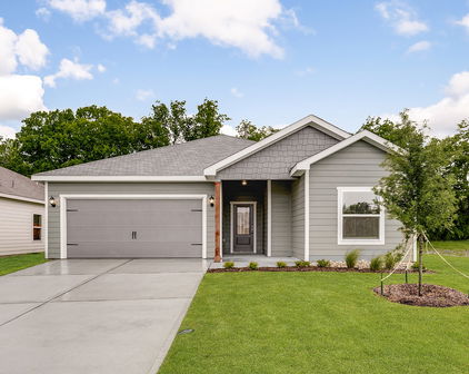 207 Southgate Dr, Terrell
