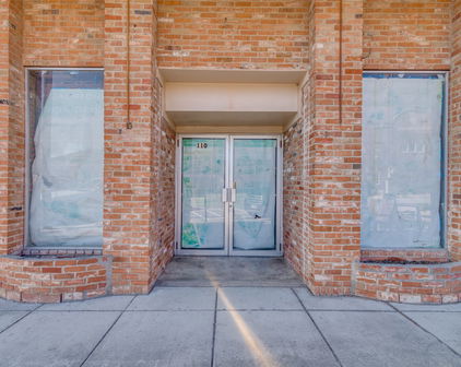 110 E Main St, Forney