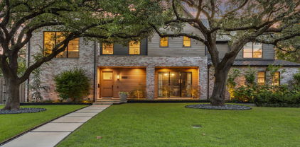 10915 Snow White Dr, Dallas