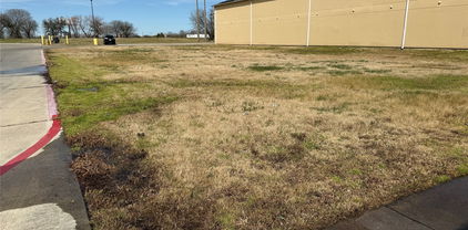 571 Pinson Rd, Forney