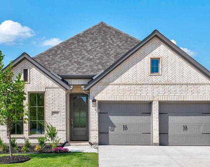 2921 Soaring Hills Dr, Forney