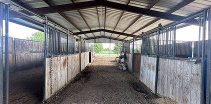 4511 Private Rd, Greenville
